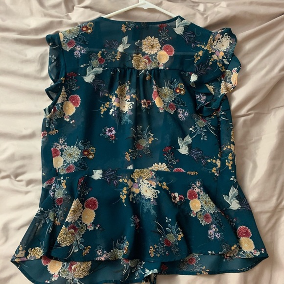 F21 Green Floral Wrap Top - Picture 3 of 3